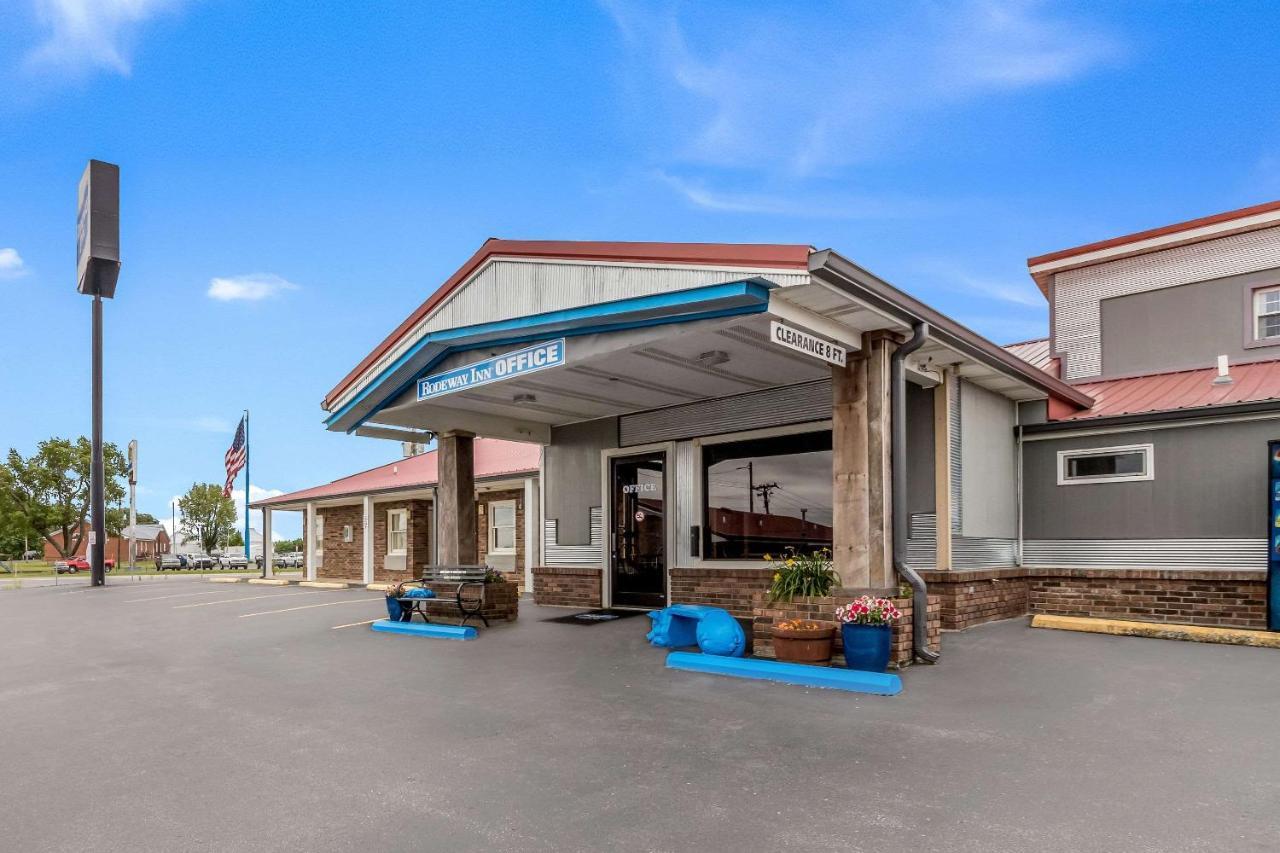 Rodeway Inn Cadiz ภายนอก รูปภาพ