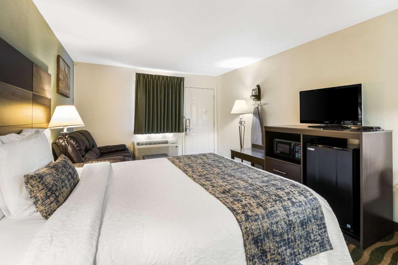 Rodeway Inn Cadiz ภายนอก รูปภาพ