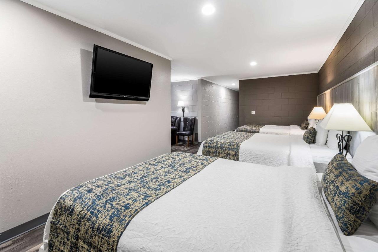 Rodeway Inn Cadiz ภายนอก รูปภาพ